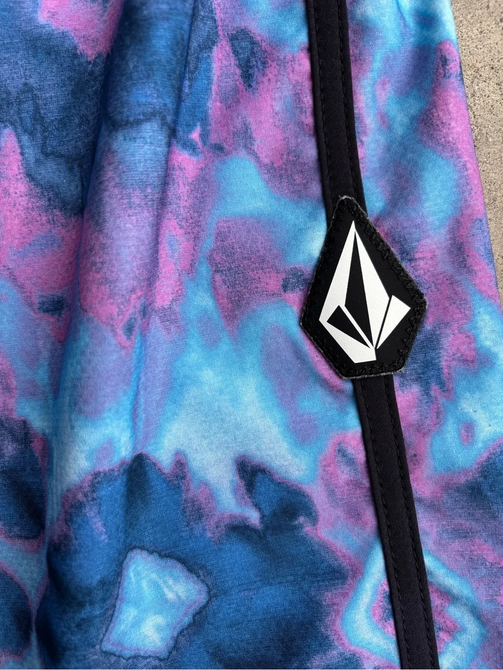 Volcom Mod Tech Blue Purple Black Tie-Dye Board Shorts Men's 38/XL Swim/Surf